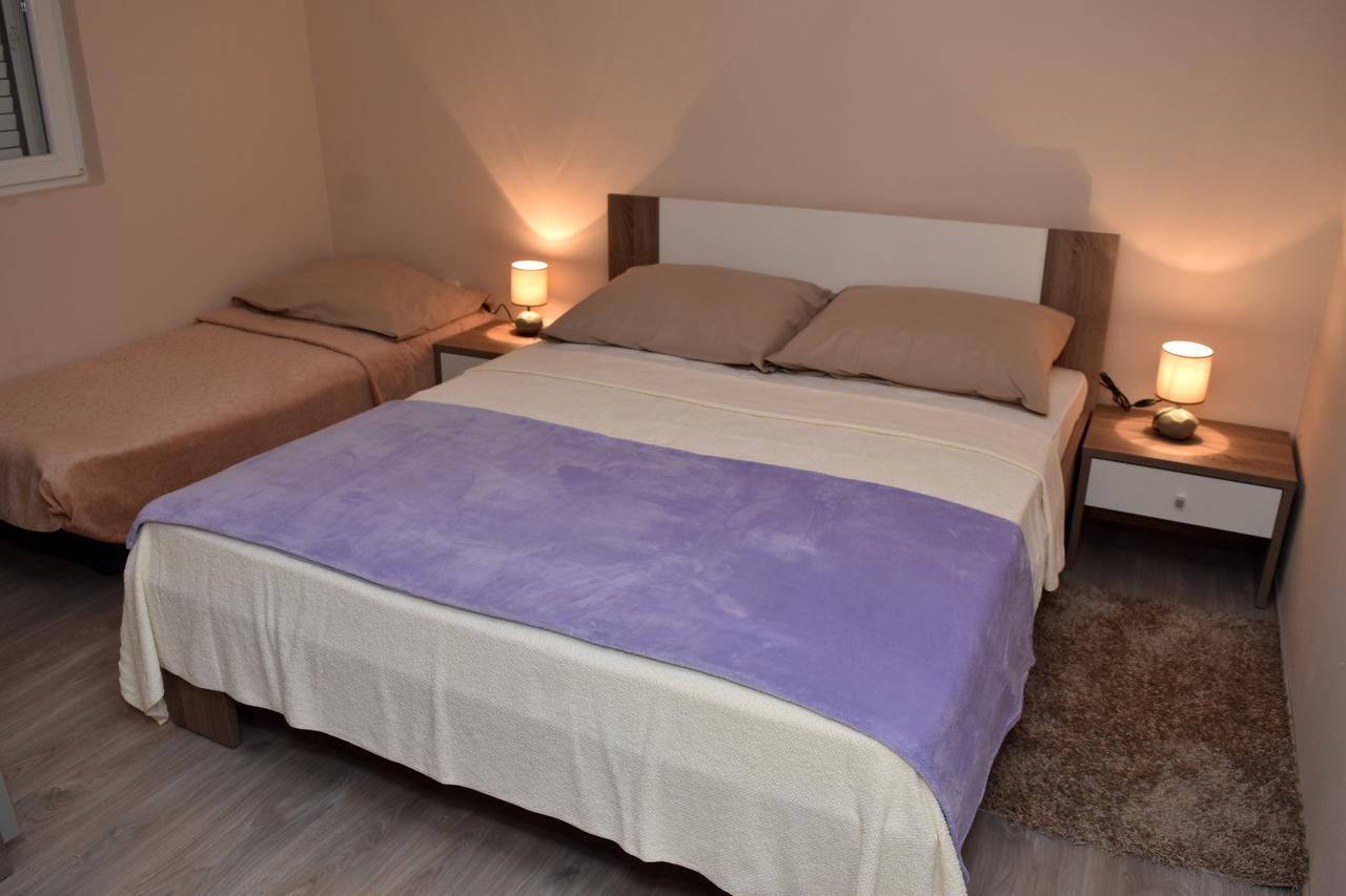 Apartments Oresic Вир Екстериор снимка