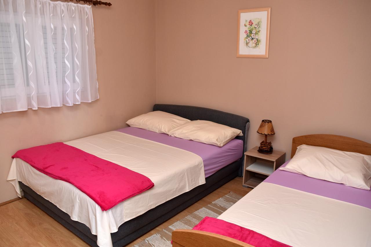 Apartments Oresic Вир Екстериор снимка