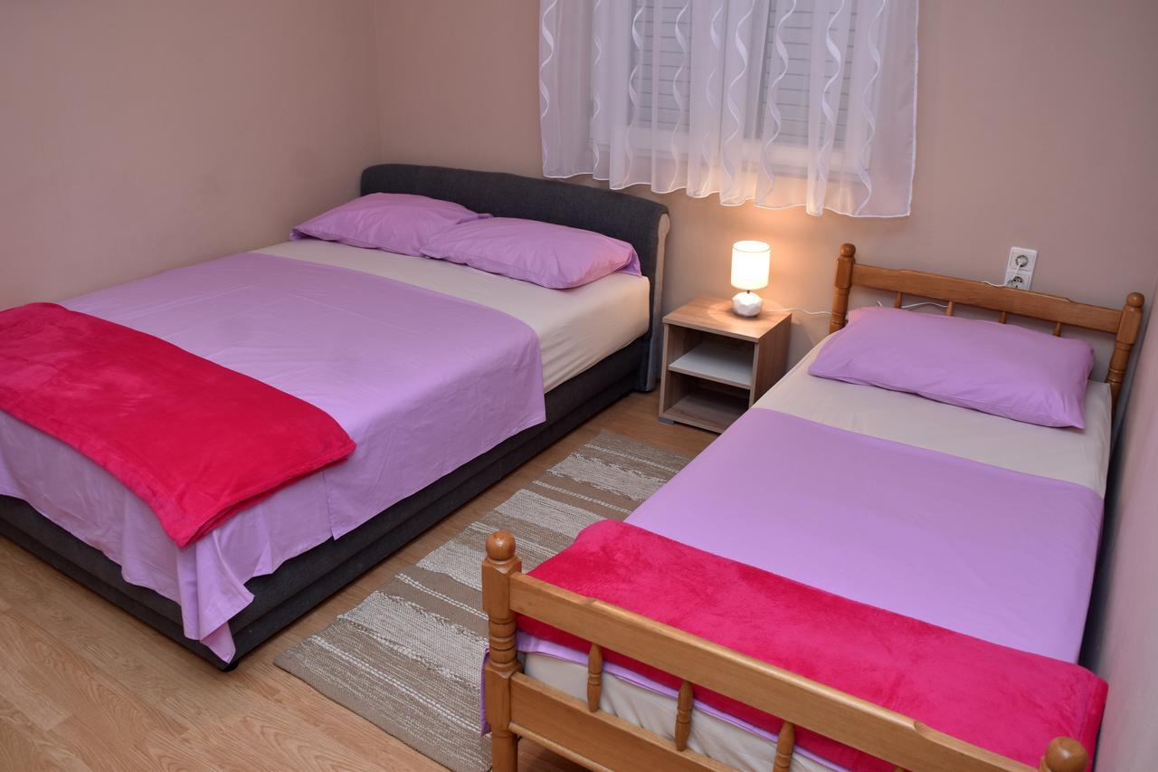 Apartments Oresic Вир Екстериор снимка
