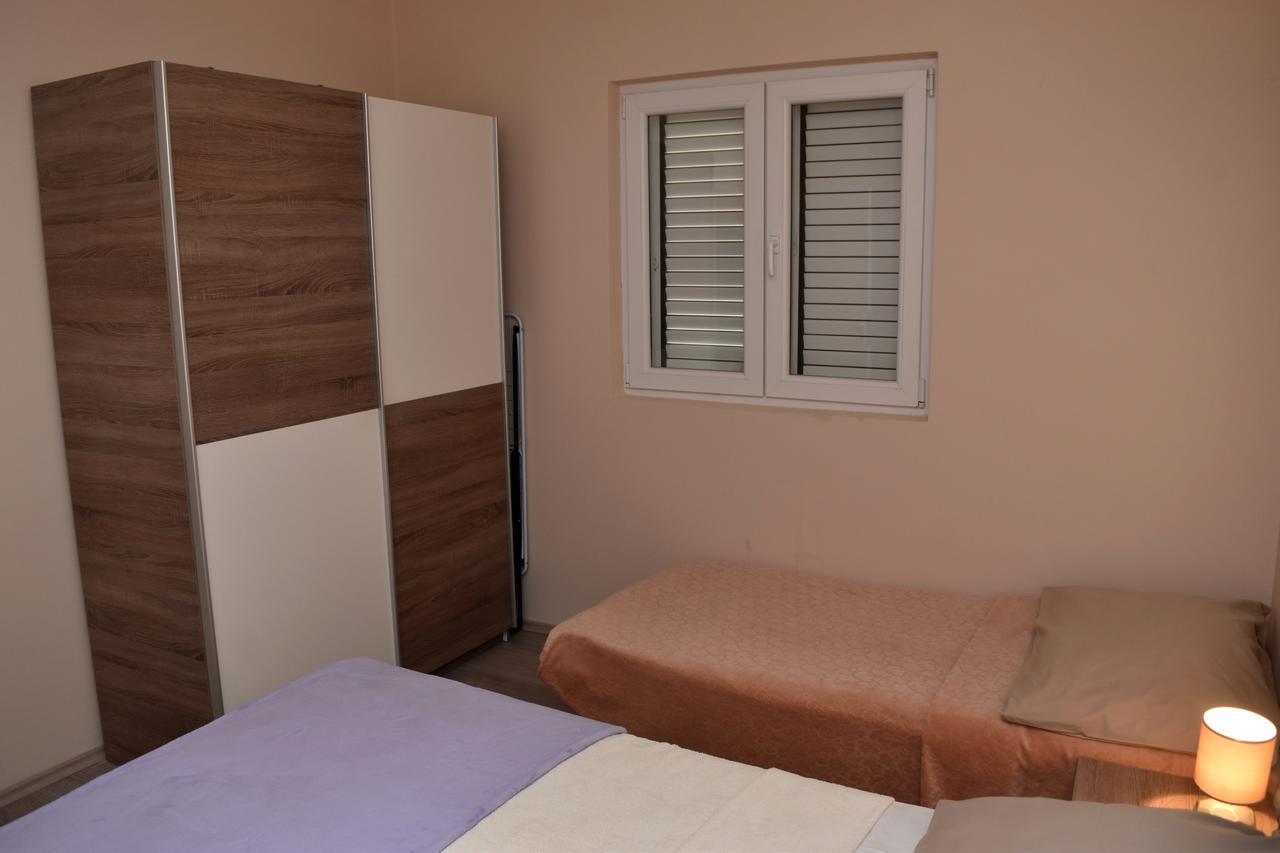 Apartments Oresic Вир Екстериор снимка