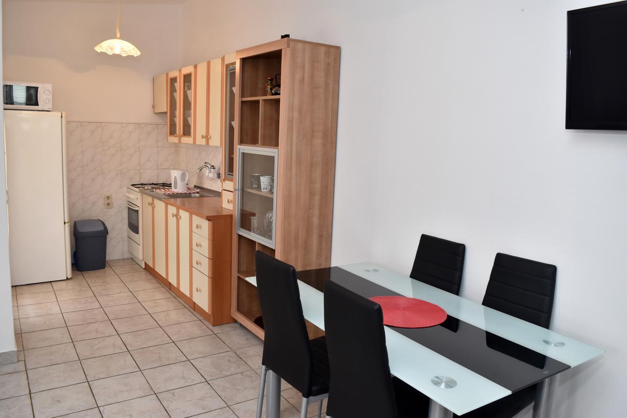 Apartments Oresic Вир Екстериор снимка