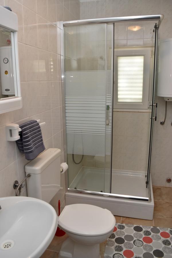 Apartments Oresic Вир Екстериор снимка